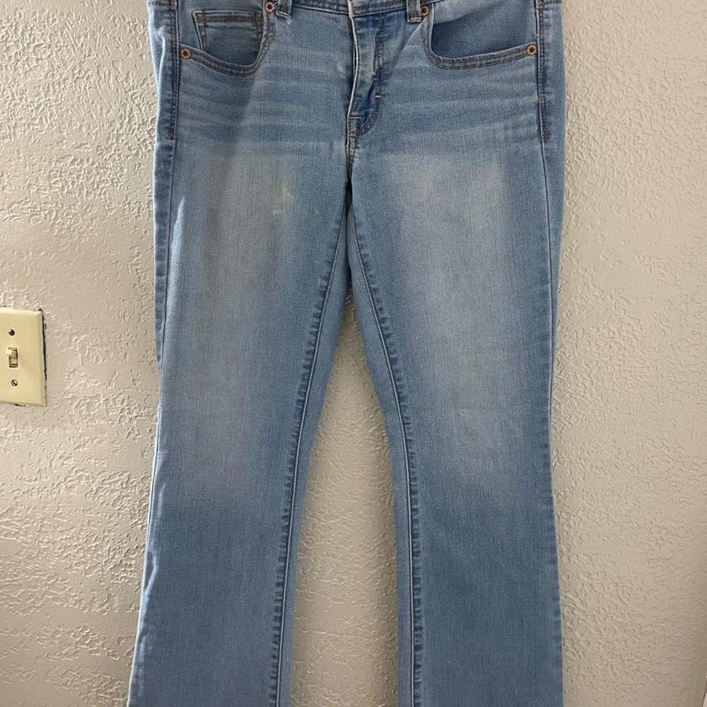 NWOT American Eagle Outfitters flare kick boot light blue denim jeans Size 6